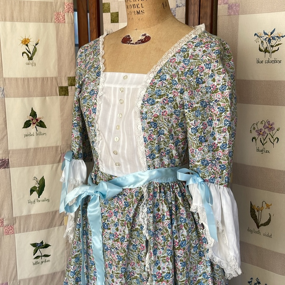 Vintage/handmade ca1976 dress w overskirt to celebrate bicentennial, blue calico - Picture 1 of 13